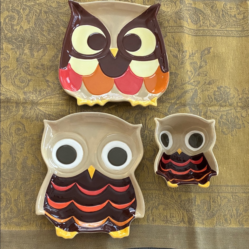 Retro Owl Playes